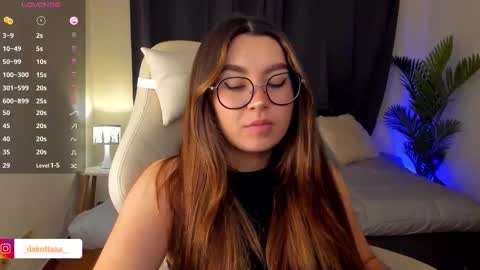 Snapshot of dakottaa__ chatting on September 19, 12:20 am dakottaa__ online show from September 19, 12:20 am