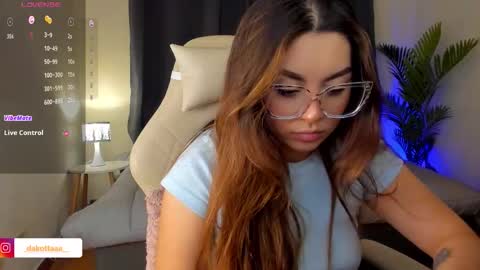 Snapshot of dakottaa__ chatting on October 20, 11:41 pm dakottaa__ online show from October 20, 11:41 pm