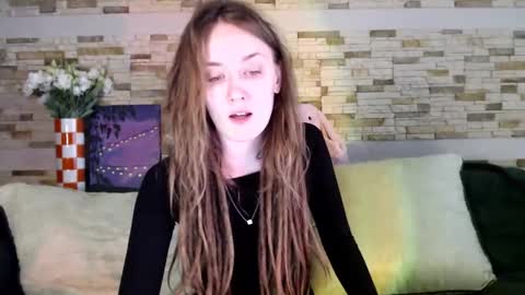 Snapshot of dalia_peach chatting on September 23, 11:08 am Dalia online show from September 23, 11:08 am