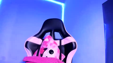 Dalia April online show from March 19, 2:27 am