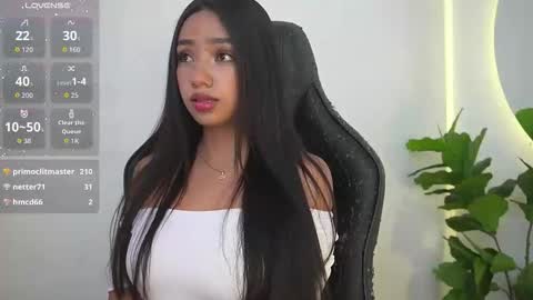 Dalila  online show from April 1, 7:00 pm