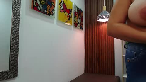 Snapshot of dalila_sky chatting on January 2, 4:46 pm Dalila online show from January 2, 4:46 pm