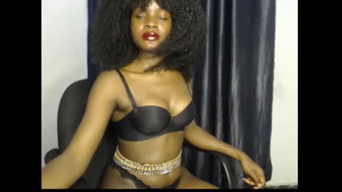 leah online show from December 3, 7:22 am