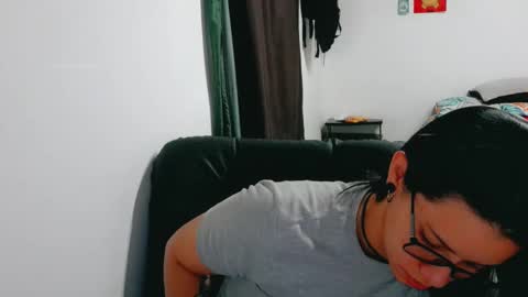 dani y jocelyn online show from November 29, 8:35 pm