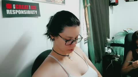 dani y jocelyn online show from April 14, 7:58 pm