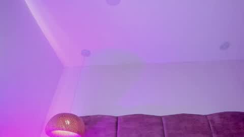   online show from April 2, 2:53 am