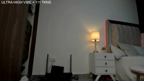  independent model   online show from October 26, 3:35 am