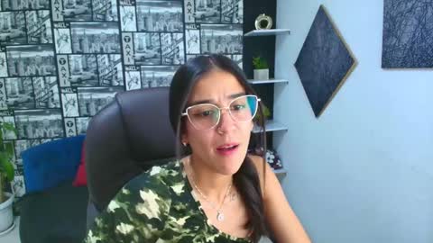 Snapshot of danielamonroe chatting on October 11, 8:44 pm danielamonroe online show from October 11, 8:44 pm