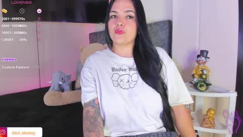 Snapshot of danielasexya chatting on December 6, 5:09 am danielasexya online show from December 6, 5:09 am