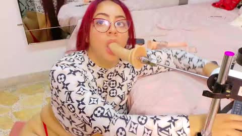 daninianderson online show from September 13, 4:53 am