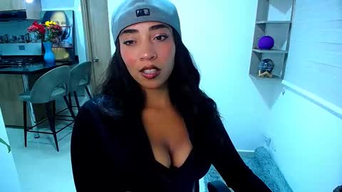 Snapshot of danna__ross chatting on October 24, 12:17 am Danna Ross online show from October 24, 12:17 am