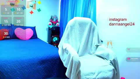 Danna online show from November 19, 9:15 pm