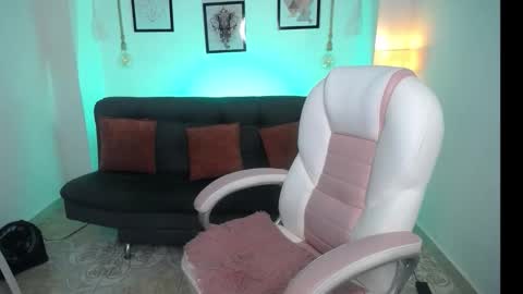 Danna online show from December 18, 10:58 pm