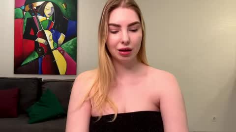 dannamissss online show from December 17, 9:05 pm