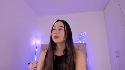 danna  online show from February 15, 9:28 pm