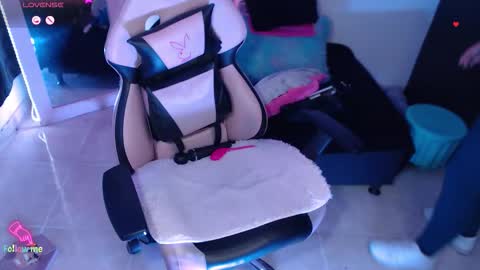 danna online show from February 20, 7:04 pm