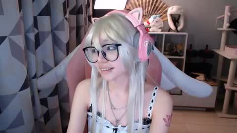 danyelleeyermann online show from June 30, 4:17 pm