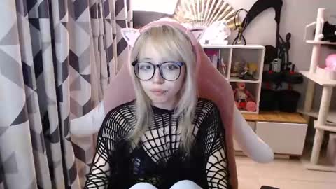 danyelleeyermann online show from July 16, 2:43 pm