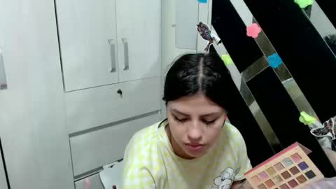 daphne877046 online show from February 12, 8:43 pm