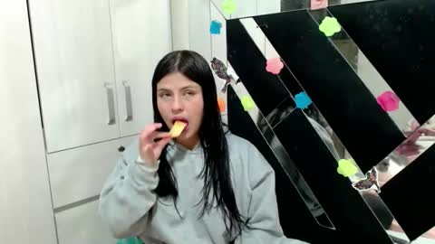 daphne877046 online show from January 7, 2:04 am