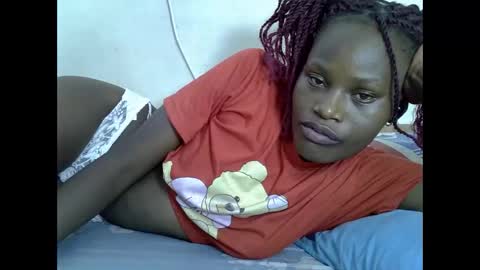 ESTHER online show from February 26, 10:05 am