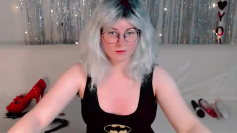 Kelly online show from September 25, 1:10 pm