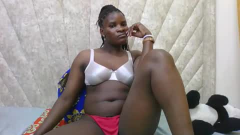 Snapshot of darknipples2 chatting on October 4, 8:31 am SHANICE online show from October 4, 8:31 am