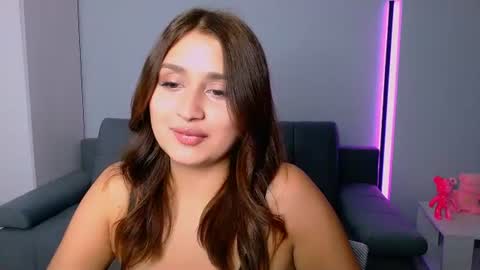Amelie online show from July 8, 5:04 pm