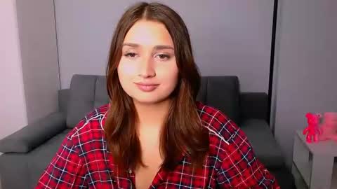 Amelie online show from July 6, 4:31 pm