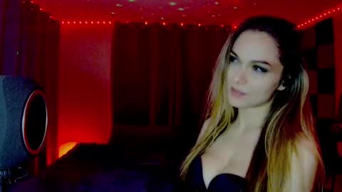 roseredgoddess online show from September 25, 2:54 am