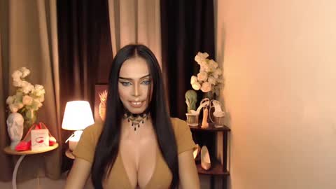Snapshot of darksoul_mistress chatting on February 4, 12:22 pm HAPPY BIRTHDAY MISTRESS MADRIANA online show from February 4, 12:22 pm