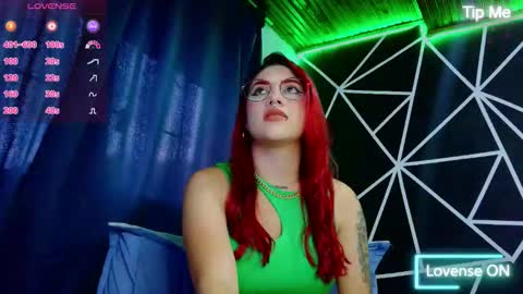 Snapshot of darlyhooper1_ chatting on September 24, 10:42 pm Darlyhooper online show from September 24, 10:42 pm