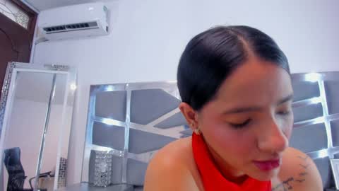 Snapshot of dashafoxxx chatting on January 28, 12:32 pm Dasha Foxxx online show from January 28, 12:32 pm