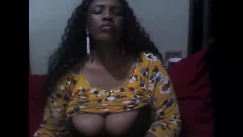 Snapshot of ddboobsnipples chatting on December 8, 5:44 pm ddboobsnipples online show from December 8, 5:44 pm