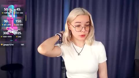 Charlie 18yo online show from November 18, 5:52 am