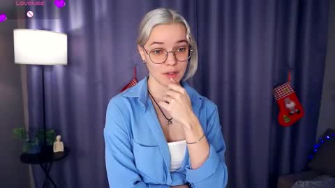 Charlie 18yo online show from December 16, 6:30 am