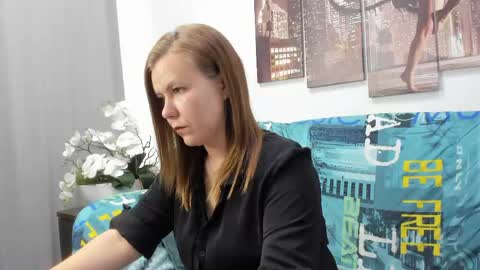 Holly online show from May 13, 2:17 am