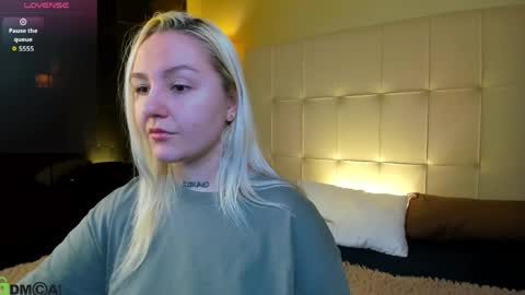 Debbie Mon Tue Fri Sun Sat GMT 3 1000am - 0400pm  online show from April 2, 5:32 pm