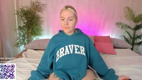 Debbie Mon Tue Fri Sun Sat GMT 3 1000am - 0400pm  online show from December 21, 5:17 pm