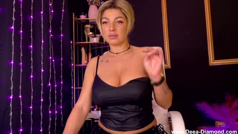 Snapshot of deeadiamond chatting on January 1, 8:15 pm Deea online show from January 1, 8:15 pm