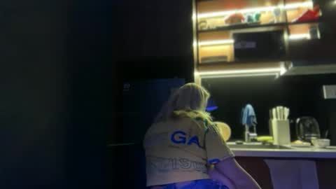 deean12 online show from February 20, 5:25 pm