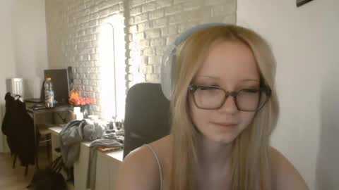 Amanda online show from May 27, 7:55 pm
