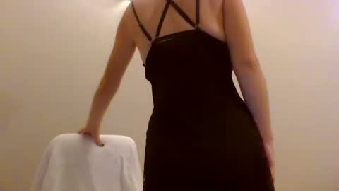 Dee Breeze online show from September 26, 11:45 pm