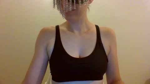 Dee Breeze online show from September 23, 12:53 am