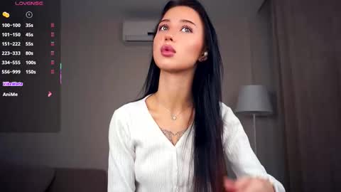 Hello everyone Im Tessa Make yourself comfortable. Were going to have fun together  online show from October 14, 7:55 am