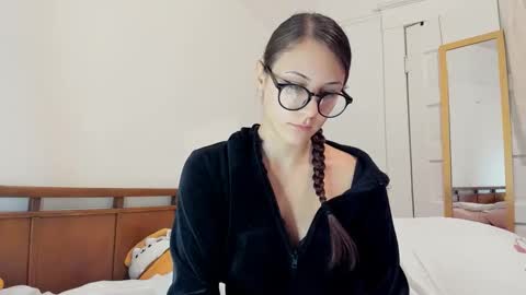 deliciousnoni online show from December 15, 6:07 am