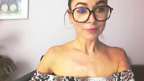 delilah_sweet online show from November 3, 4:22 pm