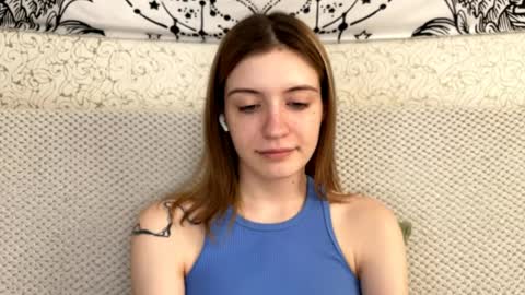 Sia online show from April 5, 1:32 pm