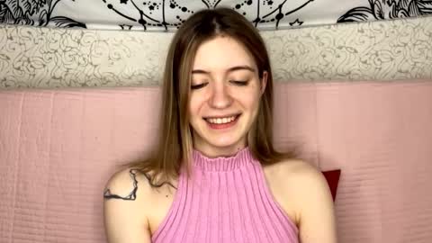 Sia online show from March 25, 1:25 pm