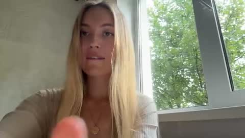 Emily online show from July 19, 1:57 pm